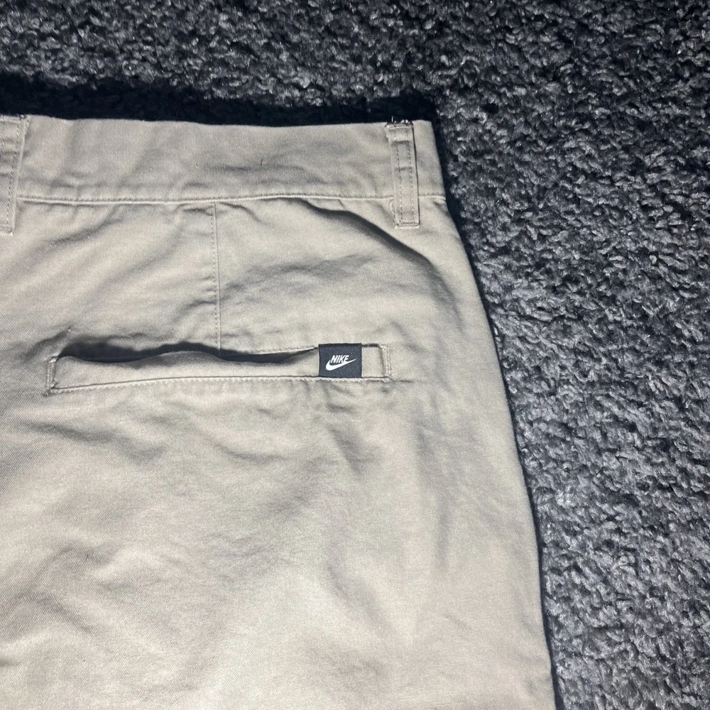 Nike Mens Mid Rise Tan Size‎ 34 Shorts Cotton Chino Flat Front With Pockets